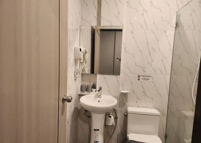 Wan Ratchatewi Hostel