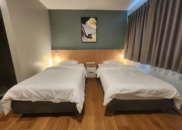 Wan Ratchatewi Hostel