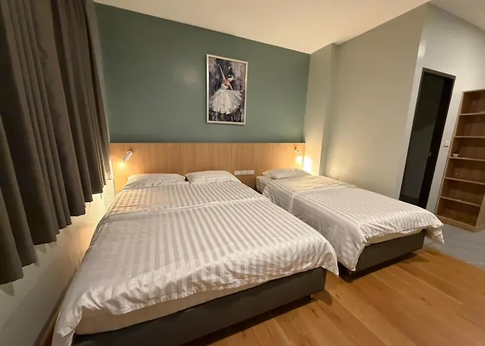 Wan Ratchatewi Hostel