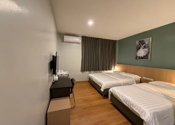 Wan Ratchatewi Hostel *